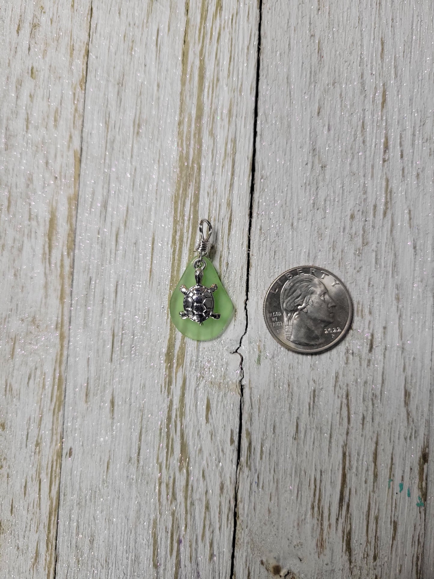 Small Sea Glass Turtle Zipper Charm